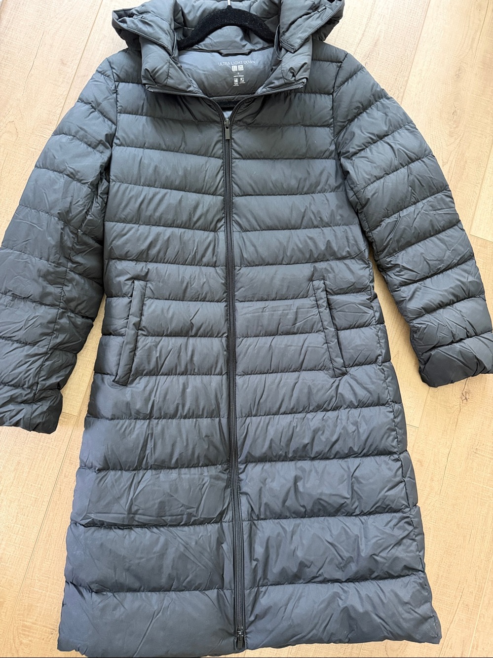 Uniqlo Ultra Light Down packable Coat with removable Hood-Black-Small
